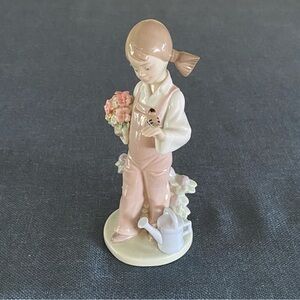 LLADRO Spring Primavera Infantil 5217 Porcelain Figurine Girl w/ Flowers Bird